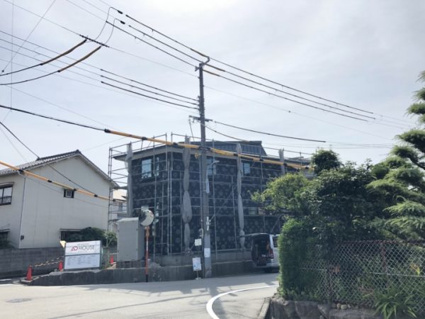 明石市ガルバリウム鋼板屋根の家