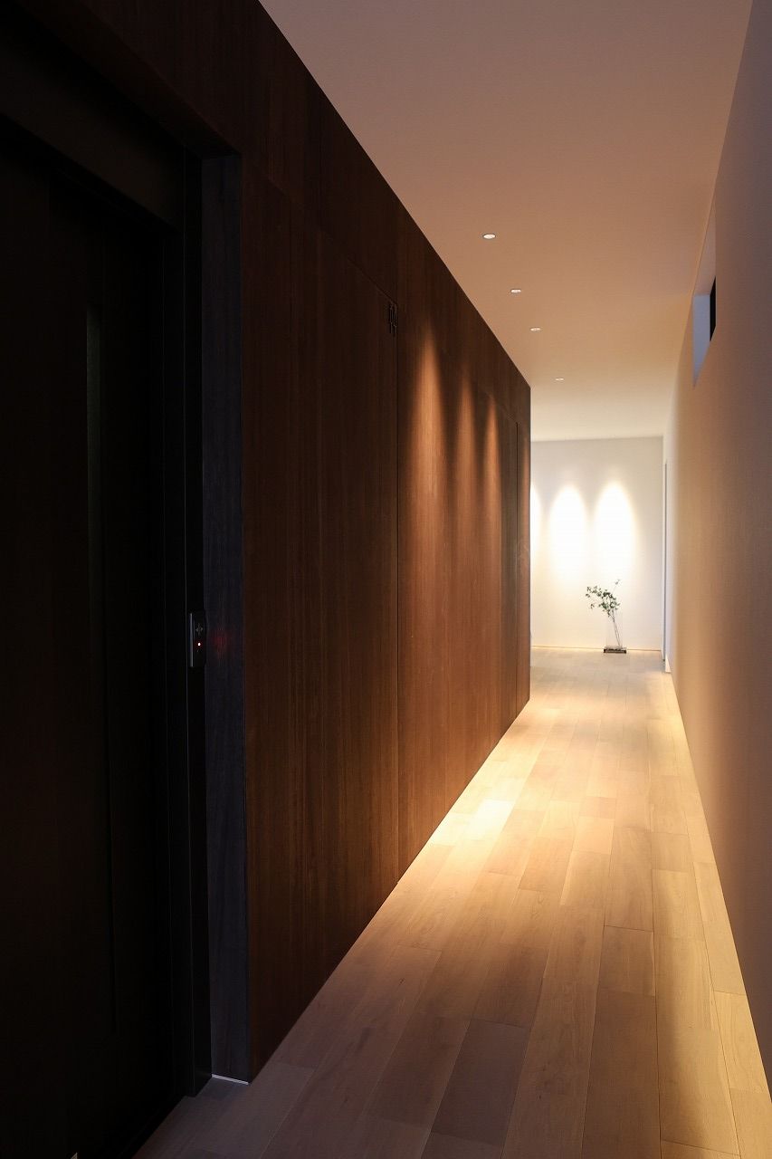 1枚の写真で語るシリーズ.7「突板連続壁」