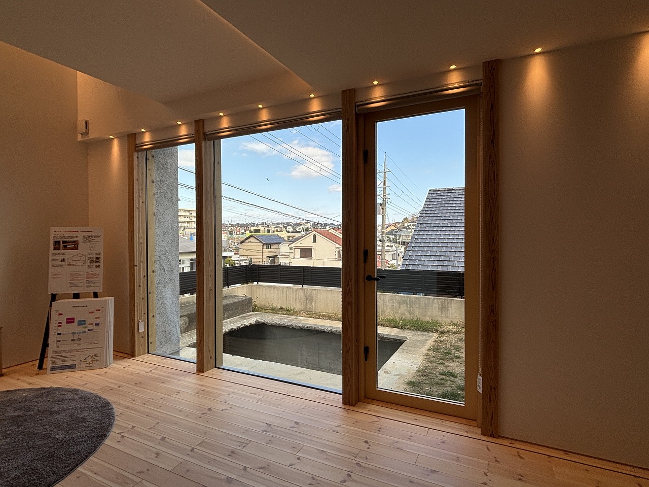 3月の寒の戻りに、嬉しい床下エアコンの「暖かさ」とSENSEの「美しさ」を知る。